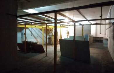 Imagem: O depósito possui 5 Vagas na garagem, 650m² de Área e está