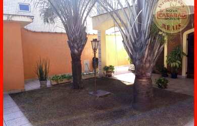 Imagem: A casa possui 3 Dormitórios, 1 Banheiro, 5 Vagas na garagem