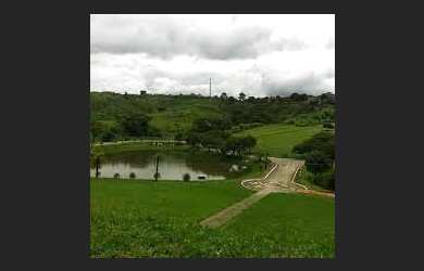 Imagem 4: Vendo jazigo Bosque da Esperança, local muito bonito, arborizado e ao lado do lago