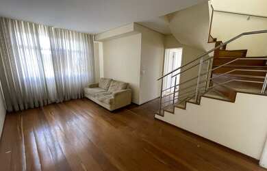 Imagem: O apartamento na cobertura possui 4 Dormitórios, 2 Banheiros