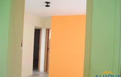 Imagem: O apartamento possui 2 Dormitórios, 1 Banheiro, 1 Vaga na garagem