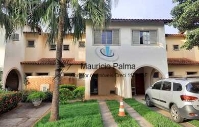 Imagem: A casa possui 3 Dormitórios, 4 Banheiros, 2 Vagas na garagem