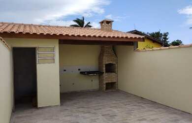 Imagem: A casa possui 2 Dormitórios, 1 Banheiro, 4 Vagas na garagem