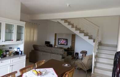 Imagem: A casa possui 2 Dormitórios, 2 Banheiros, 5 Vagas na garagem