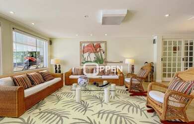 Imagem 13: Excelente mansão em condomínio de alto padrão com canal 100 navegável...