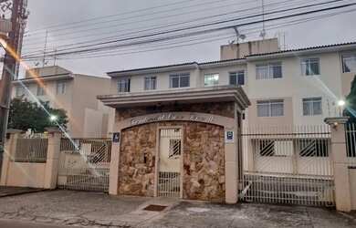 Imagem: O apartamento possui 3 Dormitórios, 1 Banheiro, 1 Vaga na garagem