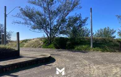 Imagem: O terreno possui 300m² de Área e está localizado em Arroio