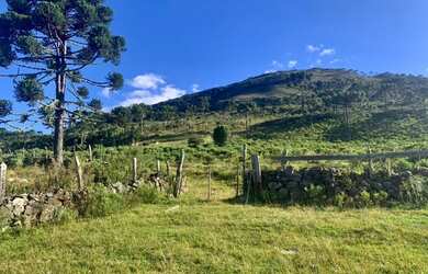 Imagem: O terreno possui 20.000m² de Área e está localizado em Urubici
