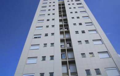 Imagem 2: 03 quartos armários, suíte, banho social, cozinha com armário amplo...