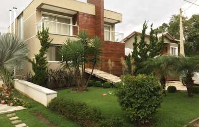 Imagem 2: Casa Maravilhosa para venda ou locação no Aruã Lagos II, 4 suítes, 450 m², piscina, 5 vaga