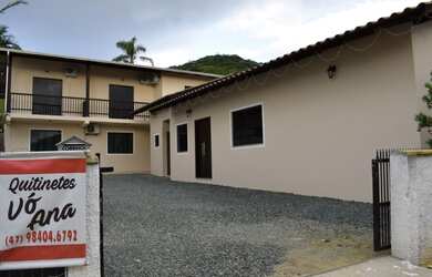 Imagem: A kitnet possui 1 Dormitório, 1 Banheiro, 2 Vagas na garagem