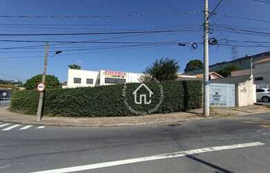 Imagem: O depósito possui 5 Vagas na garagem, 460m² de Área e está