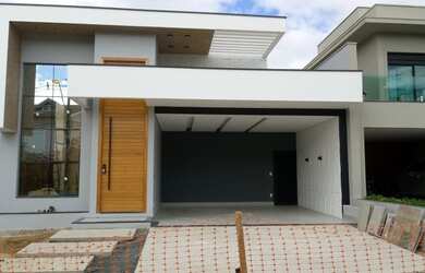 Imagem: A casa em condomínio possui 3 Dormitórios, 4 Banheiros, 4