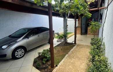 Imagem: A casa possui 3 Dormitórios, 2 Banheiros e 133m² de Área