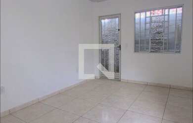 Imagem: A casa possui 1 Dormitório, 1 Banheiro e 27m² de Área e está