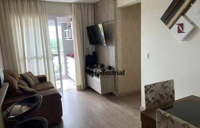 Imagem: O apartamento possui 3 Dormitórios, 1 Banheiro, 1 Vaga na garagem