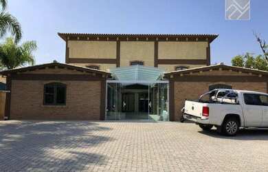 Imagem: O depósito possui 5 Vagas na garagem, 380m² de Área e está