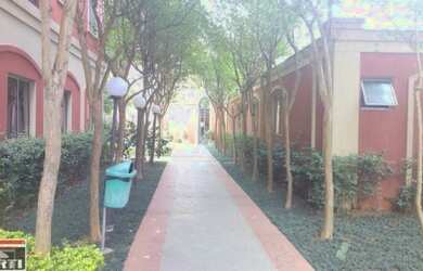 Imagem: O apartamento possui 3 Dormitórios, 1 Banheiro, 1 Vaga na garagem