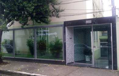 Imagem: O apartamento possui 3 Dormitórios, 1 Banheiro, 3 Vagas na