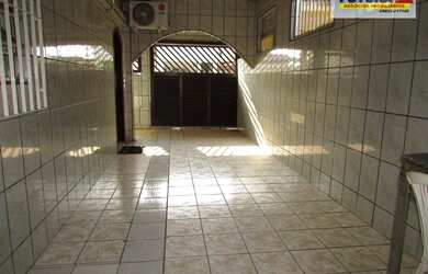 Imagem: A casa possui 3 Dormitórios, 2 Banheiros, 110m² de Área e