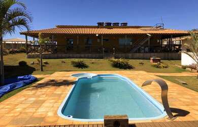 Imagem: A fazenda possui 500m² de Área e está localizado em Centro