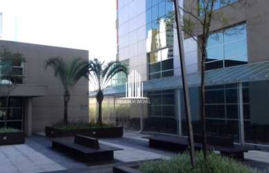 Imagem: O depósito possui 1 Vaga na garagem e 44m² de Área e está