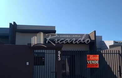 Imagem: A casa possui 2 Dormitórios, 1 Banheiro, 1 Vaga na garagem