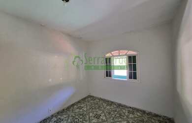 Imagem: A casa possui 2 Dormitórios, 1 Banheiro, 4 Vagas na garagem