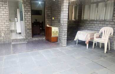 Imagem: A casa possui 2 Dormitórios, 1 Banheiro, 1 Vaga na garagem