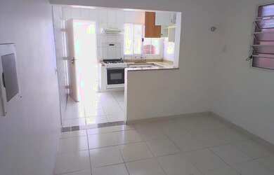 Imagem: A casa em condomínio possui 2 Dormitórios, 2 Banheiros, 2