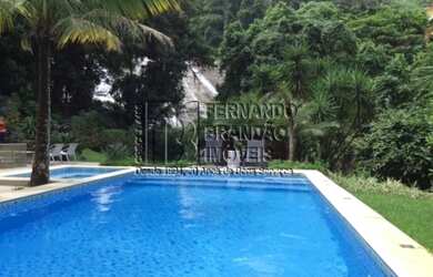 Imagem: A casa possui 5 Dormitórios, 5 Banheiros, 4 Vagas na garagem