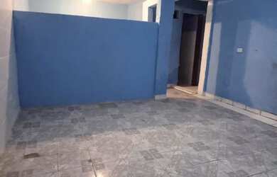 Imagem: A casa possui 1 Dormitório, 1 Banheiro e está localizado