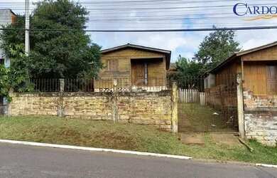 Imagem: A casa possui 2 Dormitórios, 1 Banheiro, 170m² de Área e