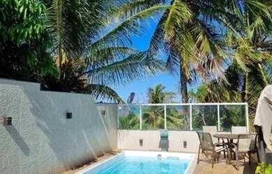 Imagem: A casa possui 4 Dormitórios, 5 Banheiros, 2 Vagas na garagem