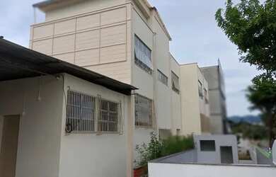 Imagem: O depósito possui 5 Vagas na garagem, 820m² de Área e está