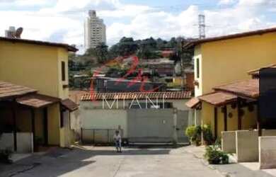 Imagem: A casa possui 2 Dormitórios, 2 Banheiros, 1 Vaga na garagem