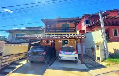 Imagem: A casa possui 4 Dormitórios, 3 Banheiros, 2 Vagas na garagem
