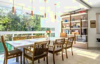 Imagem: A casa em condomínio possui 4 Dormitórios, 5 Banheiros, 4