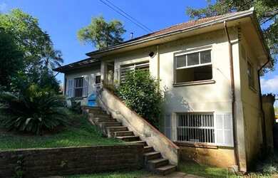 Imagem: A casa possui 3 Dormitórios, 1 Banheiro, 347m² de Área e