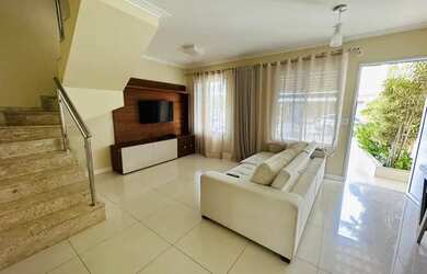 Imagem: A casa em condomínio possui 3 Dormitórios, 2 Banheiros, 1