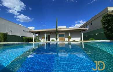 Imagem: A casa em condomínio possui 3 Dormitórios, 4 Banheiros, 5