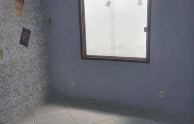 Imagem: A casa possui 2 Dormitórios, 2 Banheiros e 1 Vaga na garagem