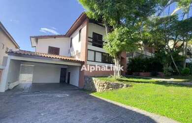 Imagem: A casa em condomínio possui 4 Dormitórios, 3 Banheiros, 4