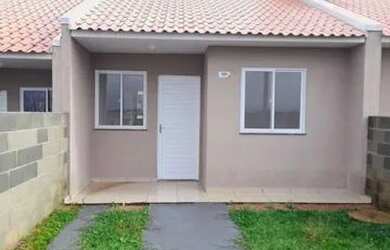 Imagem: A casa possui 2 Dormitórios, 1 Banheiro, 1 Vaga na garagem