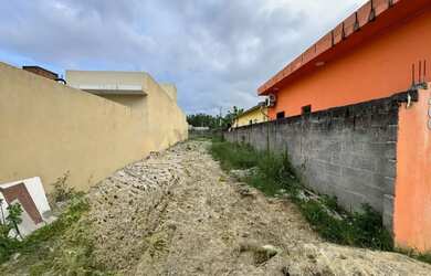 Imagem: O terreno possui 136m² de Área e está localizado em Balneário