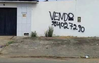 Imagem: A casa possui 4 Dormitórios, 4 Banheiros, 2 Vagas na garagem