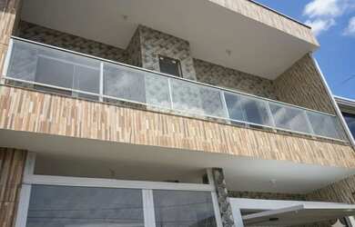 Imagem: A casa possui 2 Dormitórios, 2 Banheiros, 1 Vaga na garagem