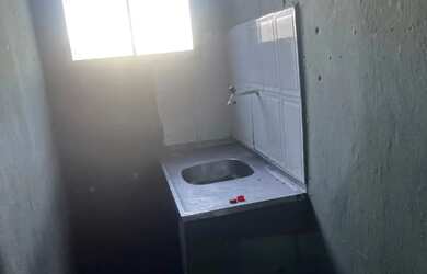 Imagem: A casa possui 2 Dormitórios, 1 Banheiro e está localizado