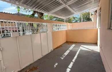 Imagem: A casa possui 2 Dormitórios, 1 Banheiro, 1 Vaga na garagem