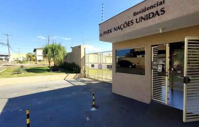 Imagem: O apartamento possui 3 Dormitórios, 1 Banheiro, 1 Vaga na garagem